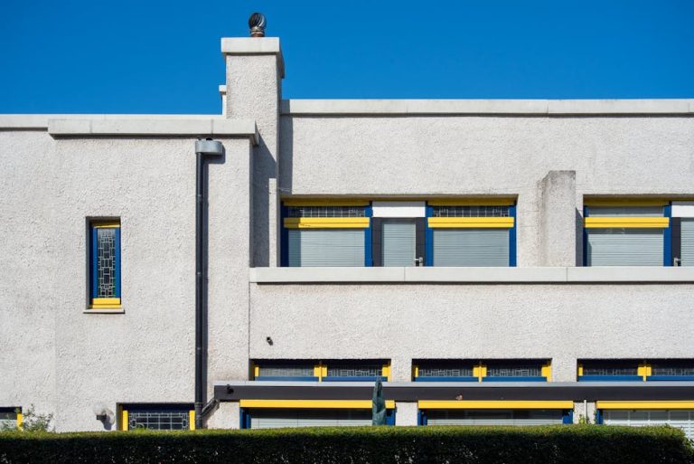 Les fenêtres en PVC : un choix esthétique et fonctionnel pour votre intérieur ?